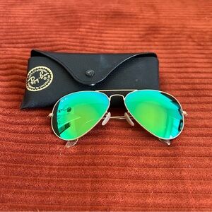 RAY-BAN Aviator Flash Lenses Sunglasses (Green Flash)